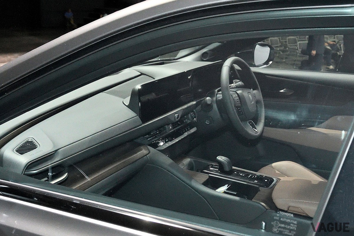 新型「センチュリー」に負けない存在感を見せつけたトヨタ新型「クラウン・セダン」