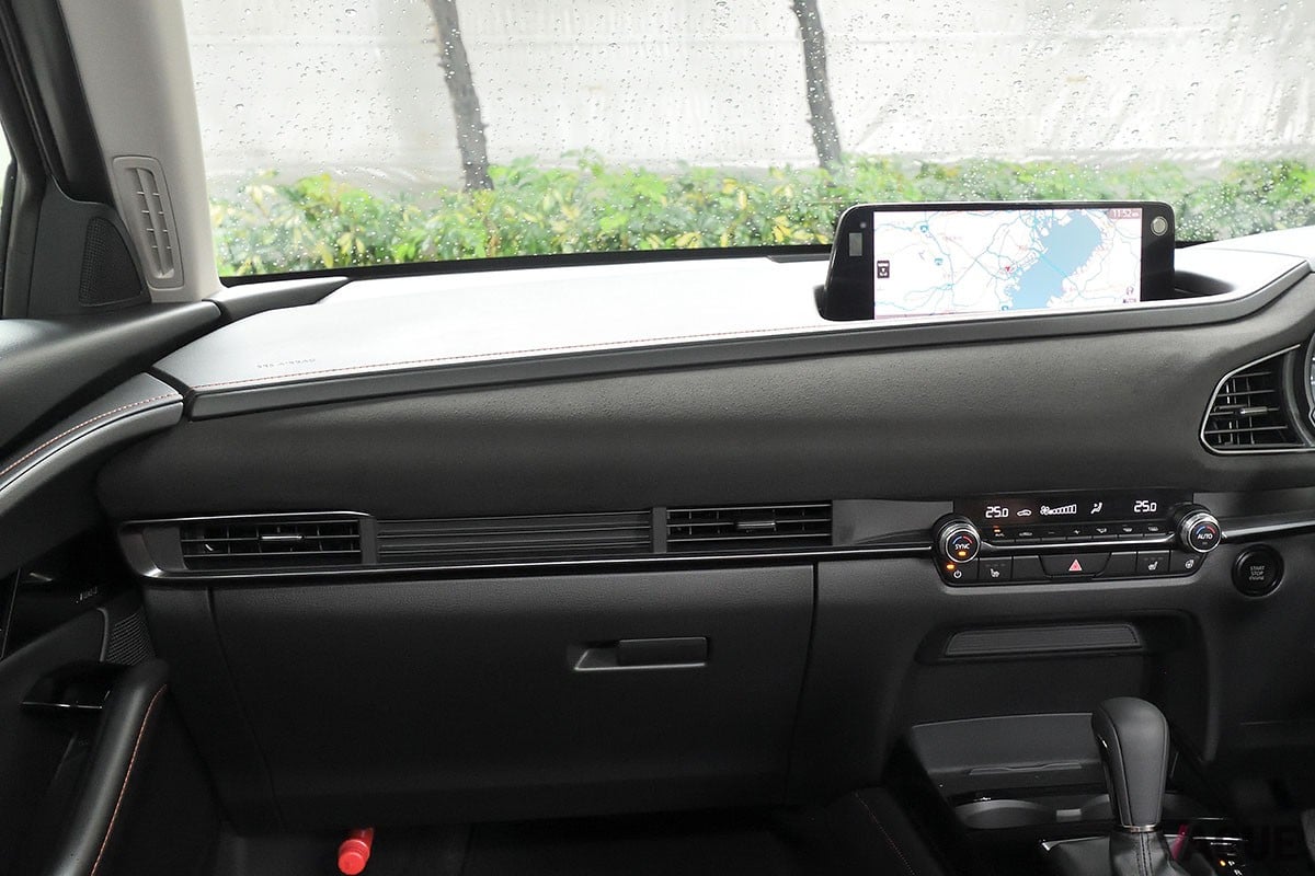 快適＆安全装備が充実したマツダ新型「CX-30」に新設定された特別仕様車「レトロスポーツエディション」