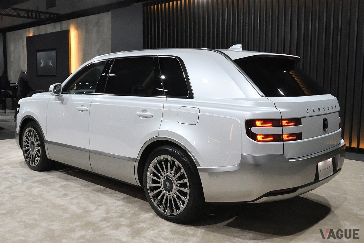 使い勝手のいいラゲッジスペースなど、ユーティリティも充実したトヨタ新型「センチュリー」