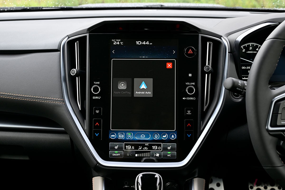 スバル新型「レヴォーグ レイバック」は、くつろげるリアシートや静粛性の高さなど、ロングドライブでも快適に過ごせるキャビンが魅力的