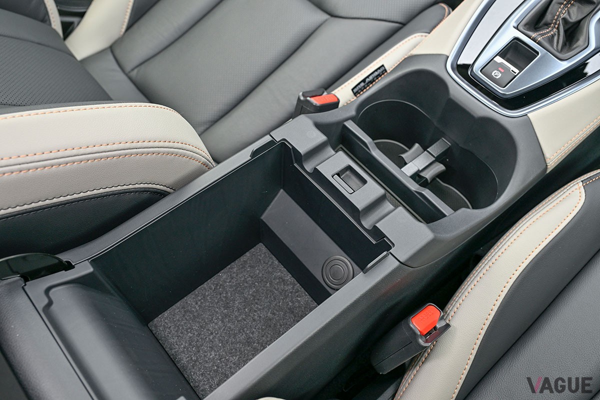 スバル新型「レヴォーグ レイバック」は、くつろげるリアシートや静粛性の高さなど、ロングドライブでも快適に過ごせるキャビンが魅力的