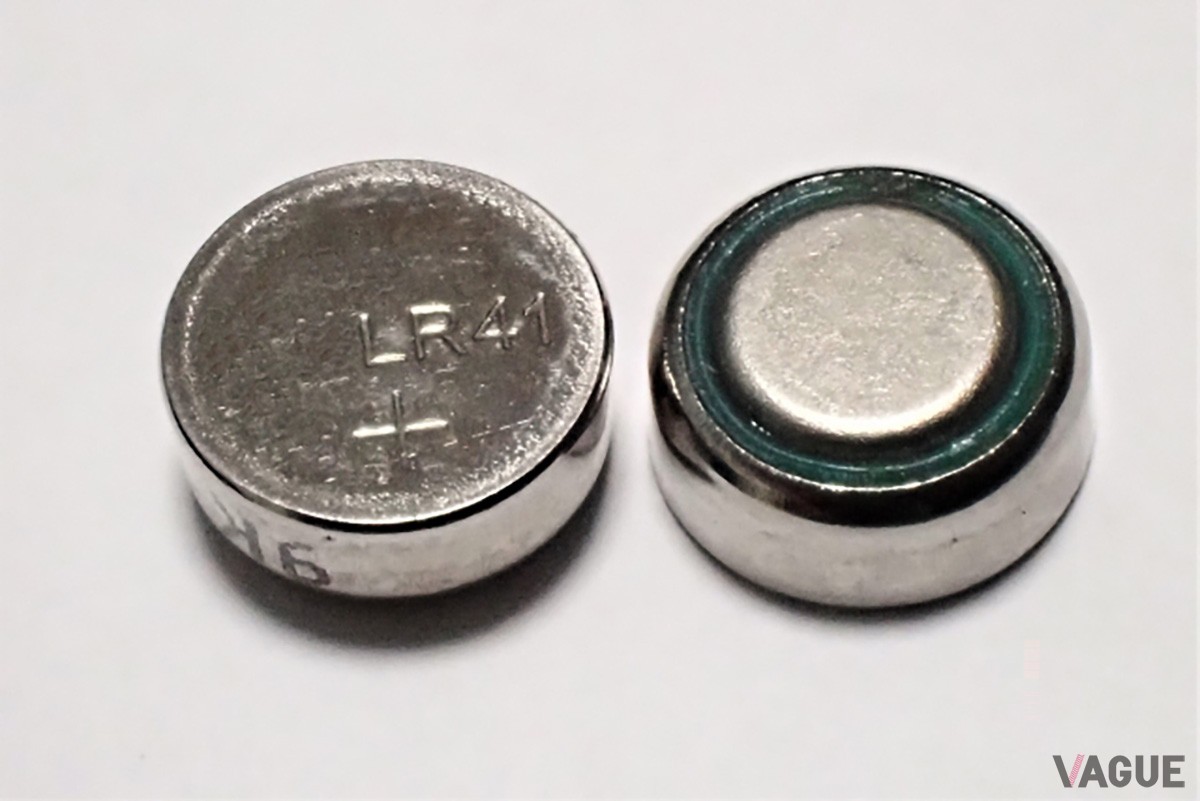 ボタン電池自体はコンビニ等でも入手できるが交換は店舗に依頼した方が無難