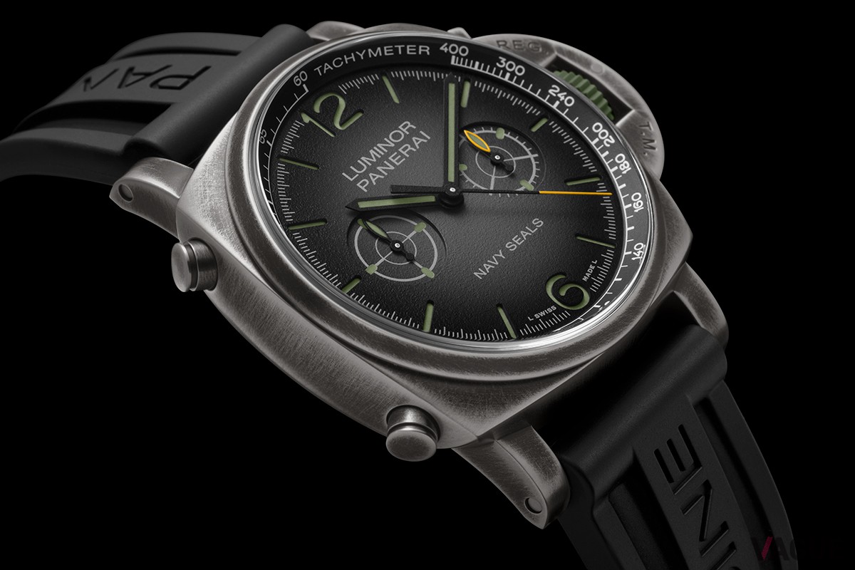 「PAM01409」（145万7500円）はPAM01412の意匠を継承したクロノグラフ