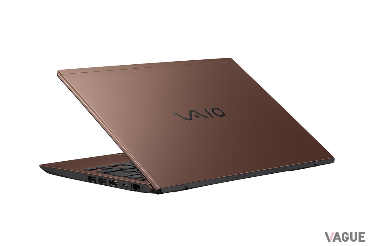 天面ではVAIOロゴがブラックカラーで控えめに主張
