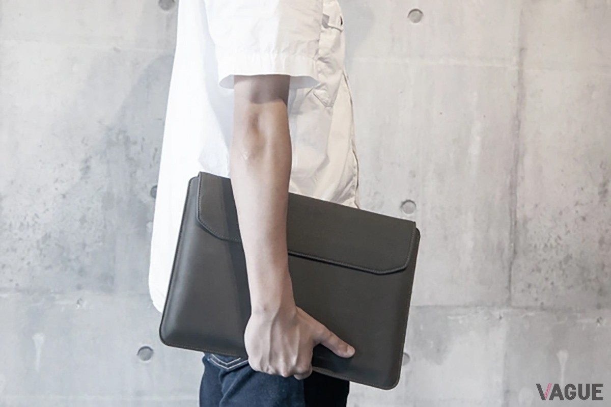 スタイリッシュにノートパソコンを持ち運べる