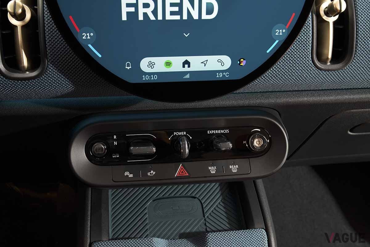 新型「ミニ・カントリーマン」のインテリア