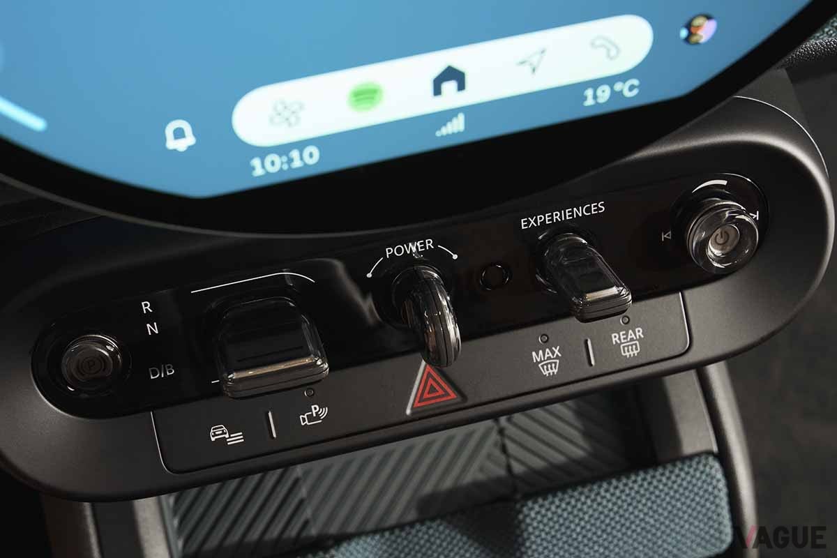 新型「ミニ・カントリーマン」のインテリア