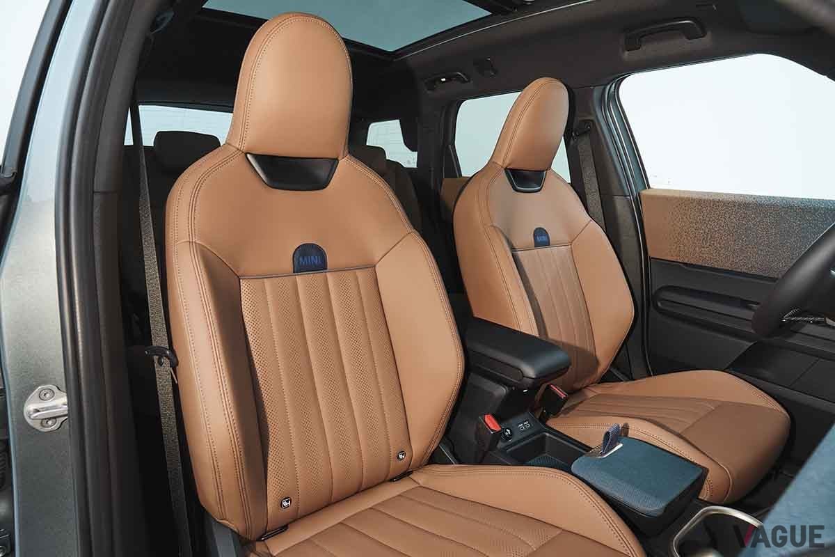 新型「ミニ・カントリーマン（日本名：ミニ・クロスオーバー）」のインテリア