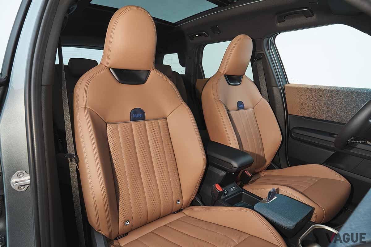 新型「ミニ・カントリーマン」のインテリア