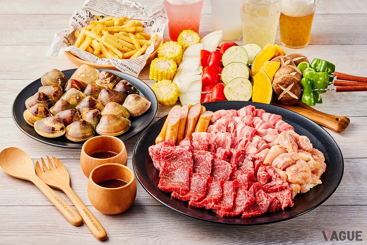 「柿安肉・桑名産ハマグリプラン」。他にも、「鶏豚焼きプラン」「スタンダードプラン」「ロサプレミアムプラン」の全4種類を用意