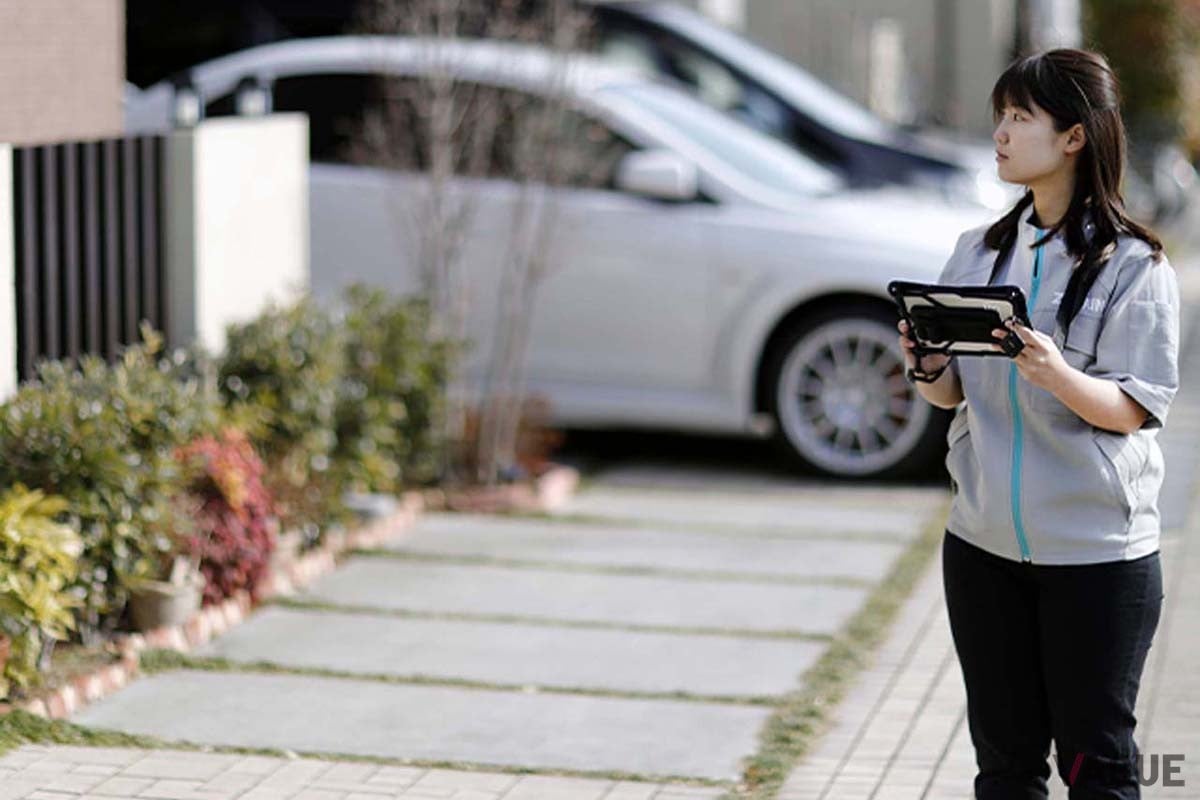 ゼンリンは全国70拠点で約1000名の調査員を投入して、住宅や道路などを現地調査して地図データの精度を上げている。写真：ゼンリンHPより