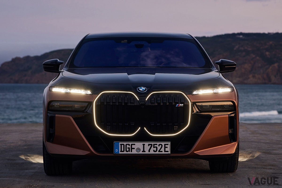 エンジン車のファンさえもその魅力にグラグラしてしまいそうなBMW「i7 M70 xDrive」