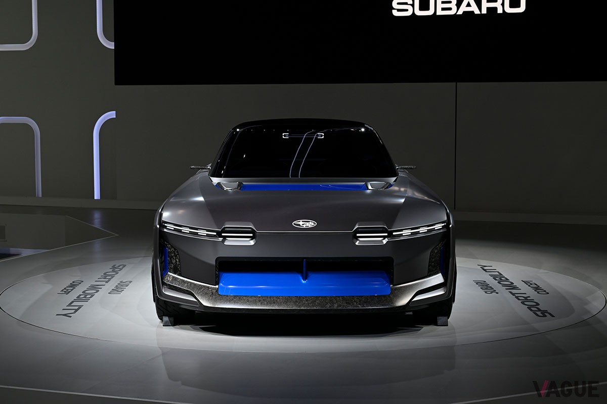 「ジャパンモビリティショー2023」で初公開された未来のスポーツクーペを想起させるスバルのコンセプトカー「スポーツモビリティコンセプト」