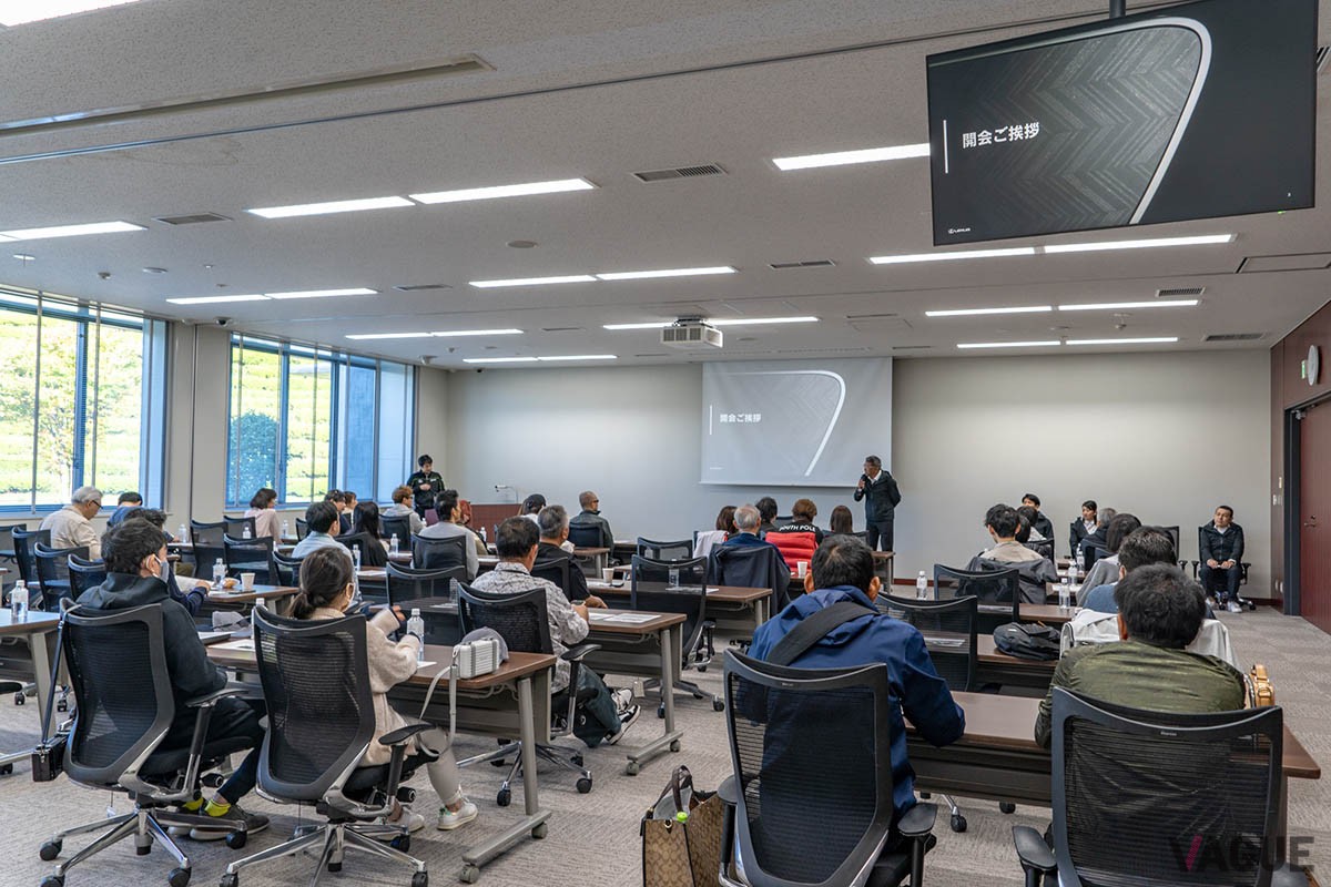 「LEXUS LC Performance Upgrade Package体験試乗会」では、レクサスがKINTO FACTORYを通じて提供するアップグレードサービスによる走りの変化をLCオーナーたちが富士スピードウェイで実際に体験