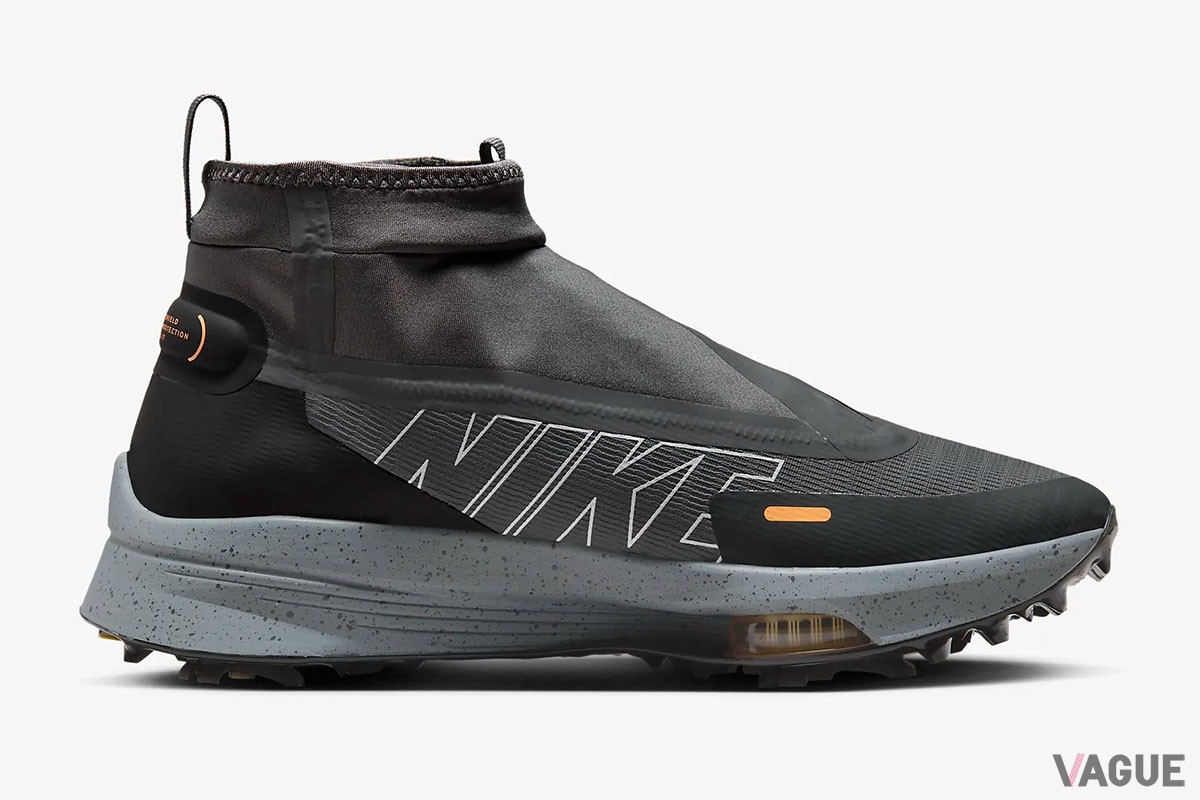 シューレース部を覆うアッパーデザインにより、靴内部への雨水の浸入をしっかり防ぐナイキの新作ゴルフシューズ「エア ズーム インフィニティ ツアー ネクスト％ シールド」