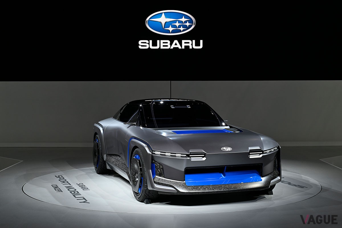 「ジャパンモビリティショー2023」で初公開された未来のスポーツクーペを想起させるスバルのコンセプトカー「スポーツモビリティコンセプト」