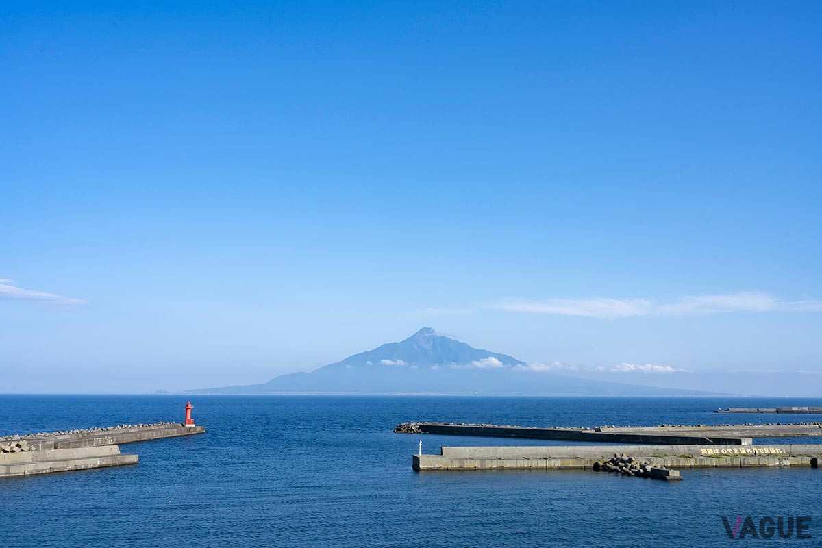 礼文島から眺める利尻富士は美しい。その雄大な姿に参加者たちも感動