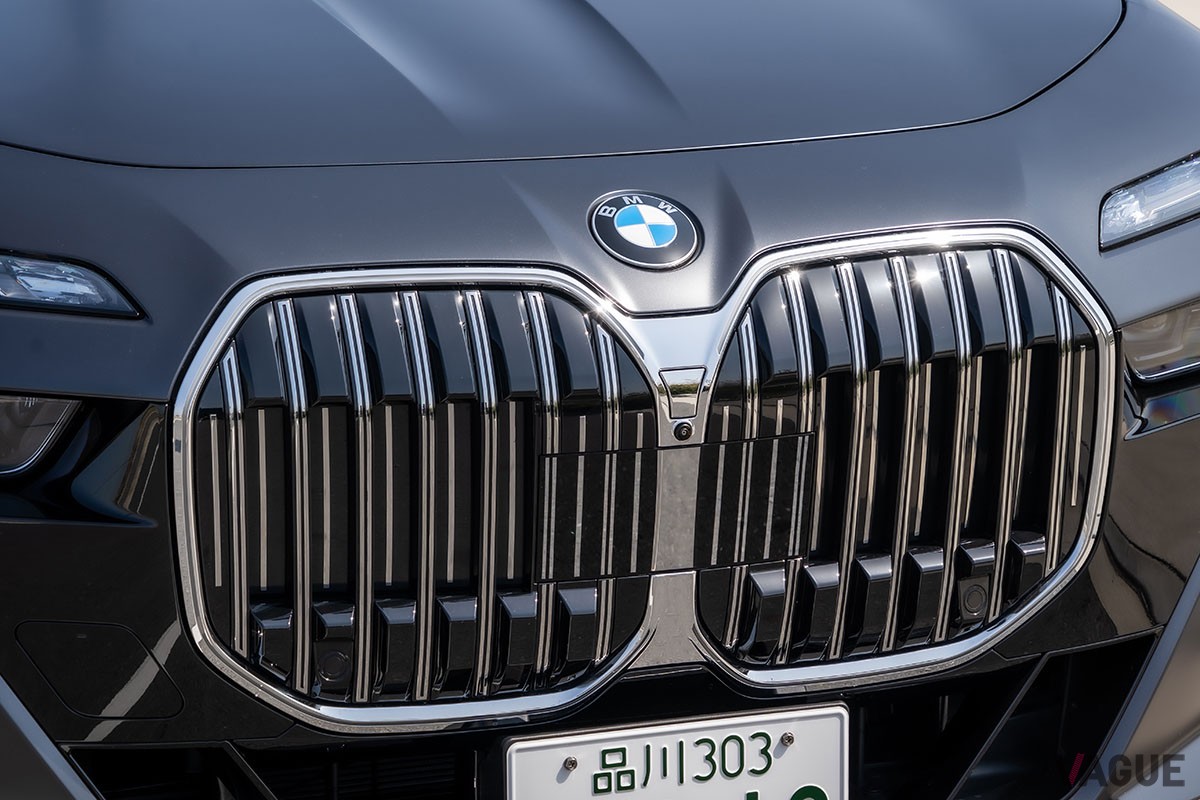 BMW新型「7シリーズ」。ディーゼル・ガソリンの内燃機関モデルのほか、EVの「i7」も用意する