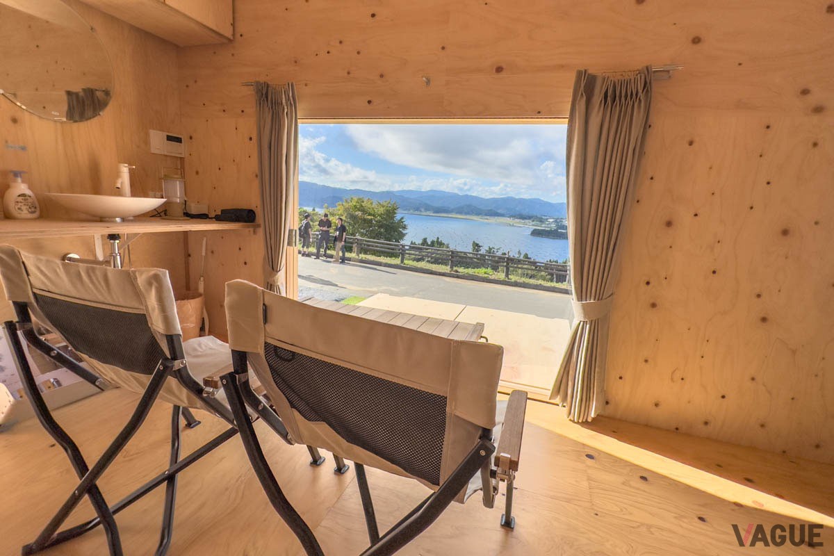 「住箱-JYUBAKO-」内部にはスノーピークのファニチャーが配されます