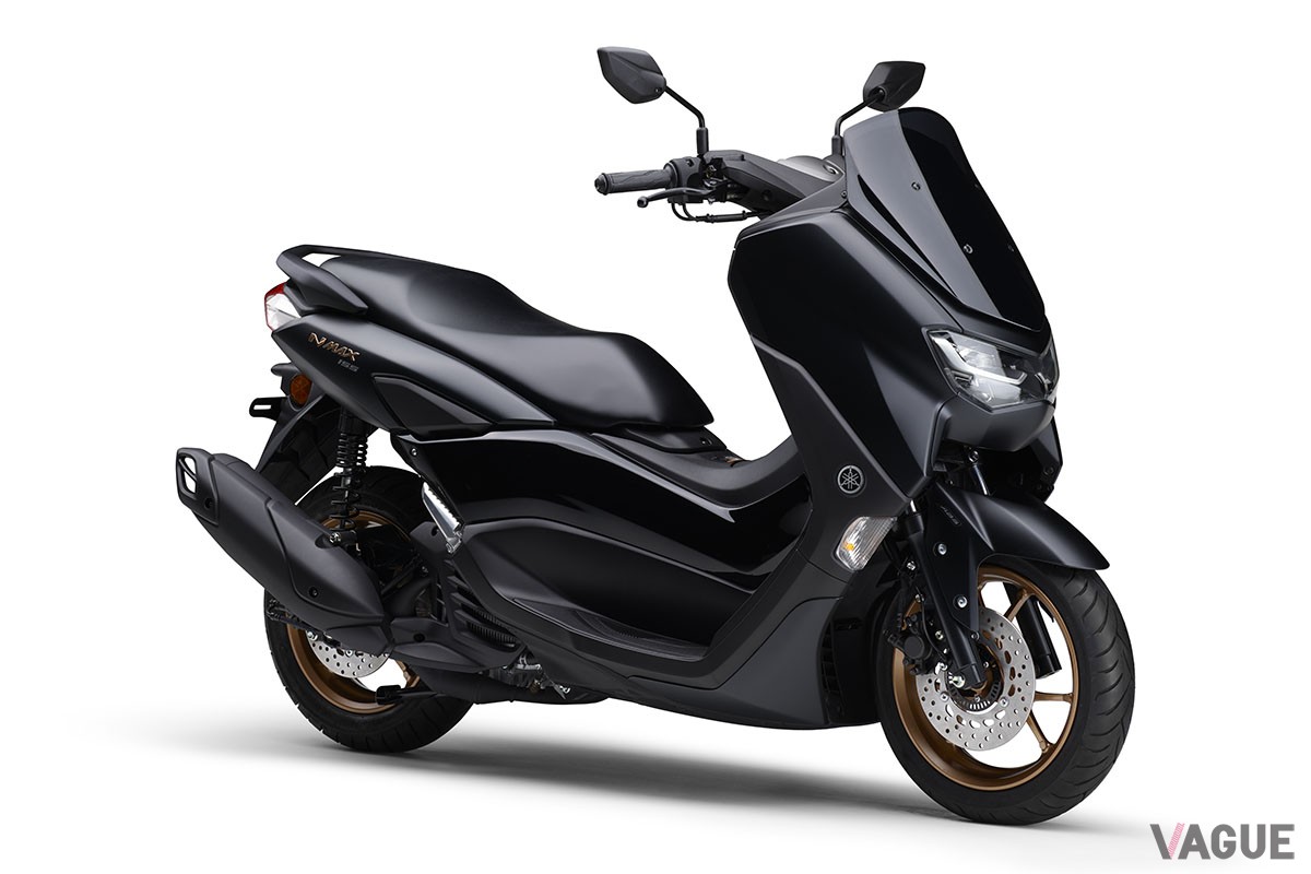 メタリックなホワイトとソリッドなレッドの2色が新たに加わり、全4色のカラー展開となったヤマハの軽二輪スクーター新型「NMAX155 ABS」
