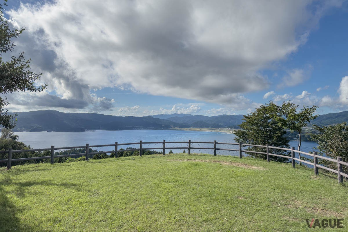 広田湾の向こうに「奇跡の一本松」のある高田松原を望む展望台はぜひ散歩で訪れたいスポット