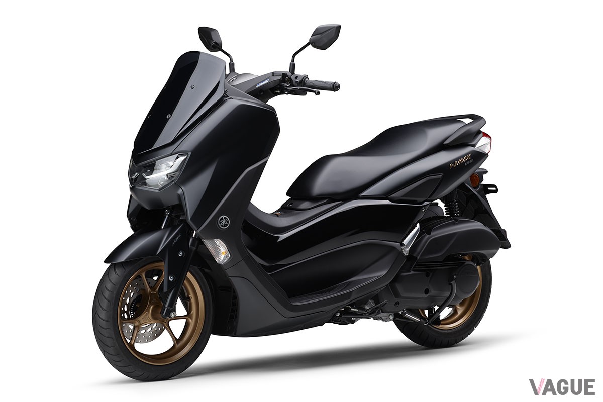 メタリックなホワイトとソリッドなレッドの2色が新たに加わり、全4色のカラー展開となったヤマハの軽二輪スクーター新型「NMAX155 ABS」