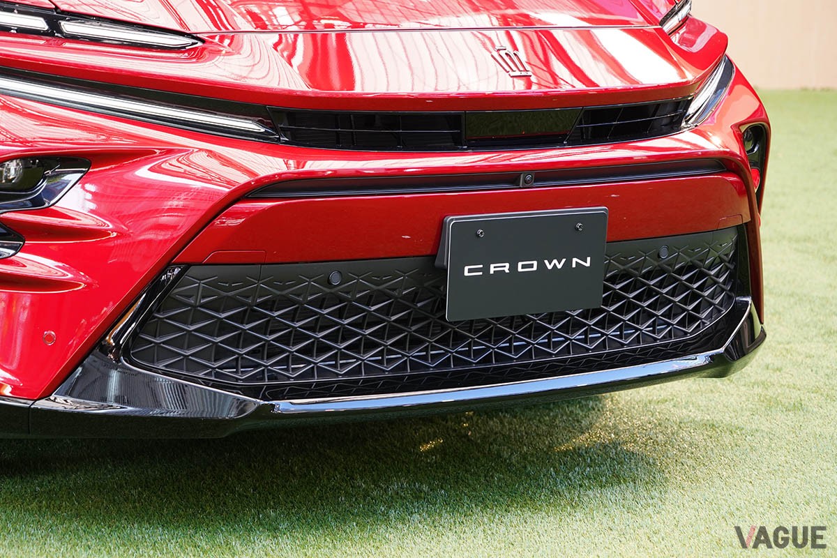 トヨタ新型「クラウン・スポーツ」が待望の受注開始。日本を代表する高級車に“新種”のスポーツSUVが加わった