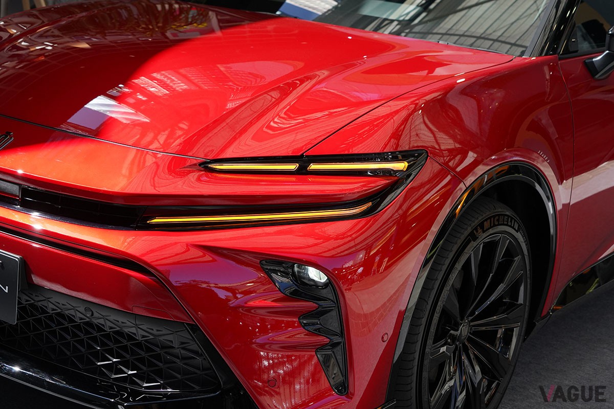 トヨタ新型「クラウン・スポーツ」が待望の受注開始。日本を代表する高級車に“新種”のスポーツSUVが加わった