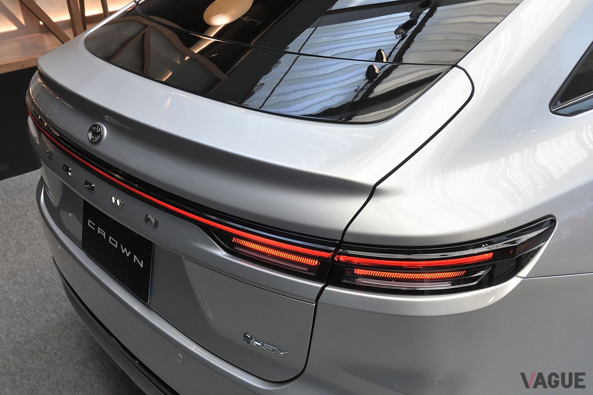 発売予定時期が2023年11月頃とアナウンスされたトヨタ新型「クラウン・セダン」。高級感が格上のインテリアと広い荷室も魅力的だ