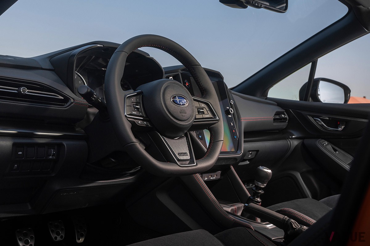 スバル「WRX」のMT仕様は、CVTでは得られないドライビングプレジャーを味わえる。日本での発売にも期待したい