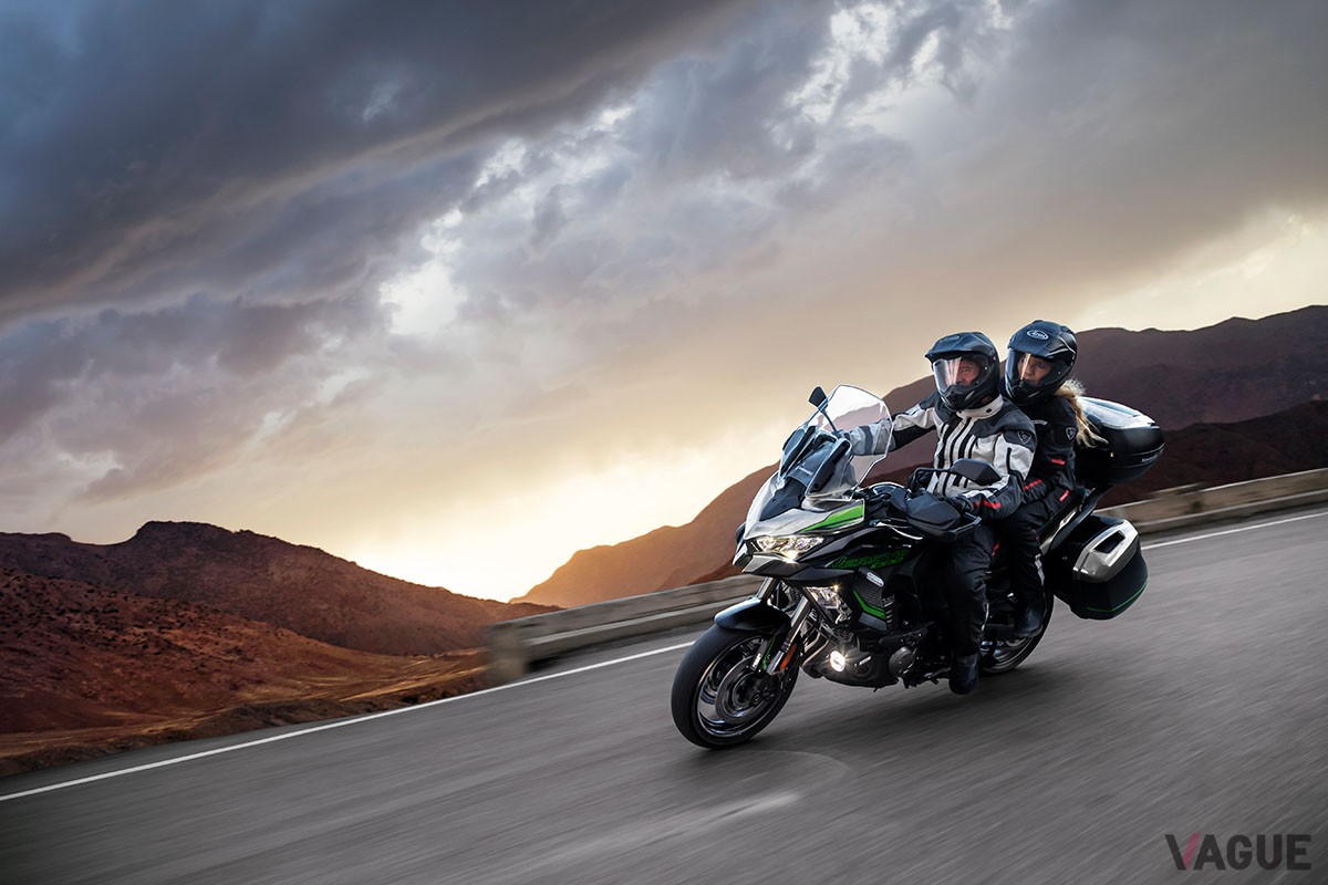 アドベンチャースタイルのビッグバイクであるカワサキ新型「VERSYS 1000 SE」は峠道もロングツーリングも存分に楽しめる