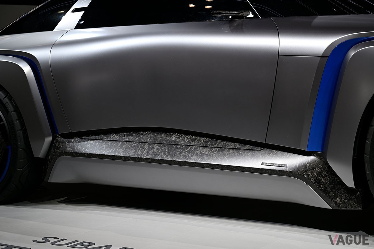 「ジャパンモビリティショー2023」で初公開された未来のスポーツクーペを想起させるスバルのコンセプトカー「スポーツモビリティコンセプト」