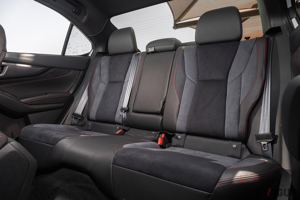 スバル「WRX」のMT仕様は、CVTでは得られないドライビングプレジャーを味わえる。日本での発売にも期待したい