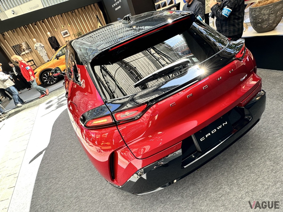 トヨタ新型「クラウン・スポーツ」が待望の受注開始。日本を代表する高級車に“新種”のスポーツSUVが加わった