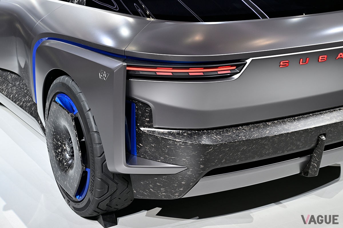 「ジャパンモビリティショー2023」で初公開された未来のスポーツクーペを想起させるスバルのコンセプトカー「スポーツモビリティコンセプト」