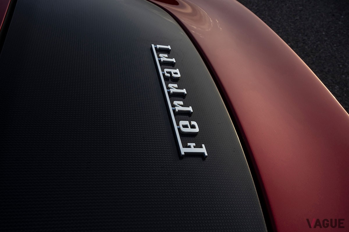 美しいルックスと上々の使い勝手、そして走らせれば快感でオープンカーの歓びも存分に堪能できるフェラーリ「ローマ スパイダー」