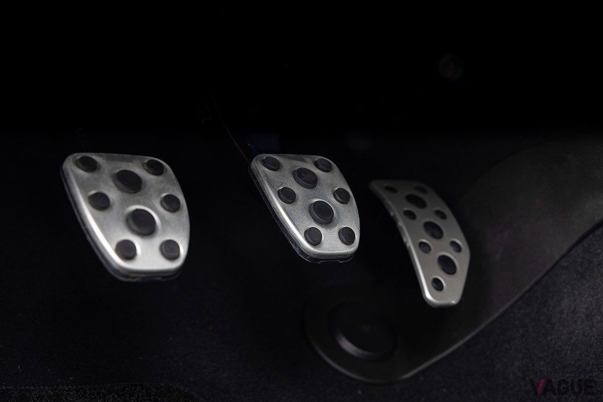 スバル「WRX」のMT仕様は、CVTでは得られないドライビングプレジャーを味わえる。日本での発売にも期待したい
