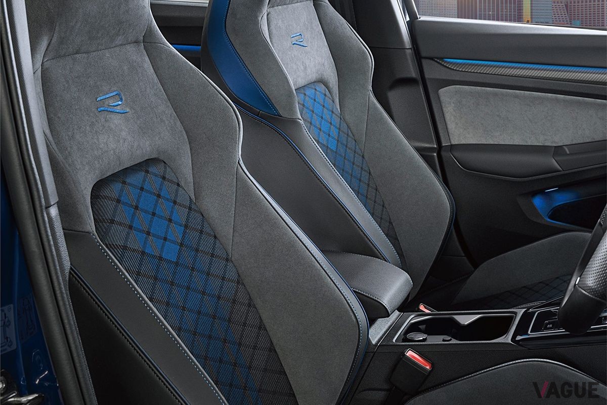 VW新型「ゴルフR」のインテリア