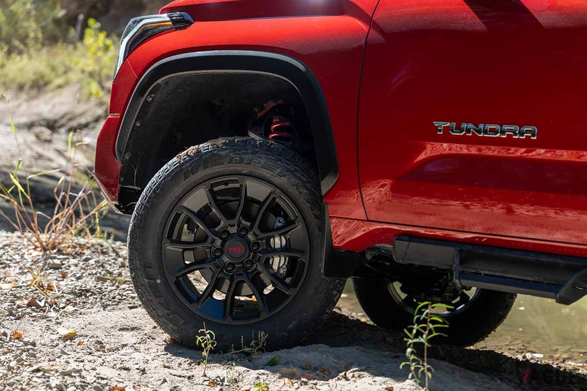 トヨタ新型「タンドラ」TRDリフトキット装着車