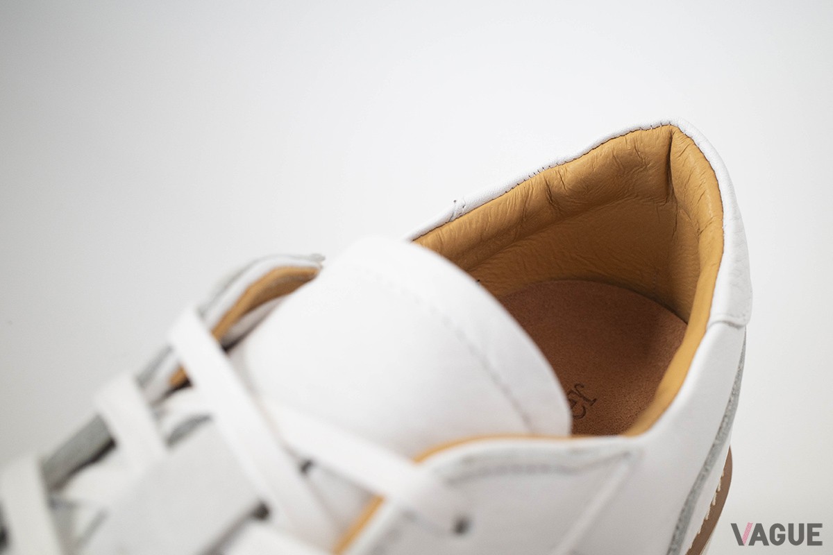 ライニングでは丈夫な牛ステアを使用