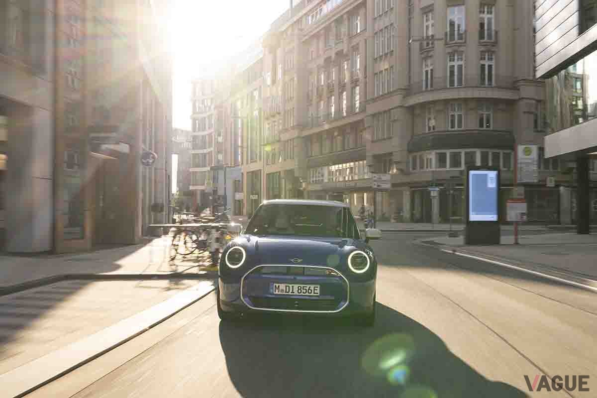 新型「ミニ・クーパーSE 3ドア」