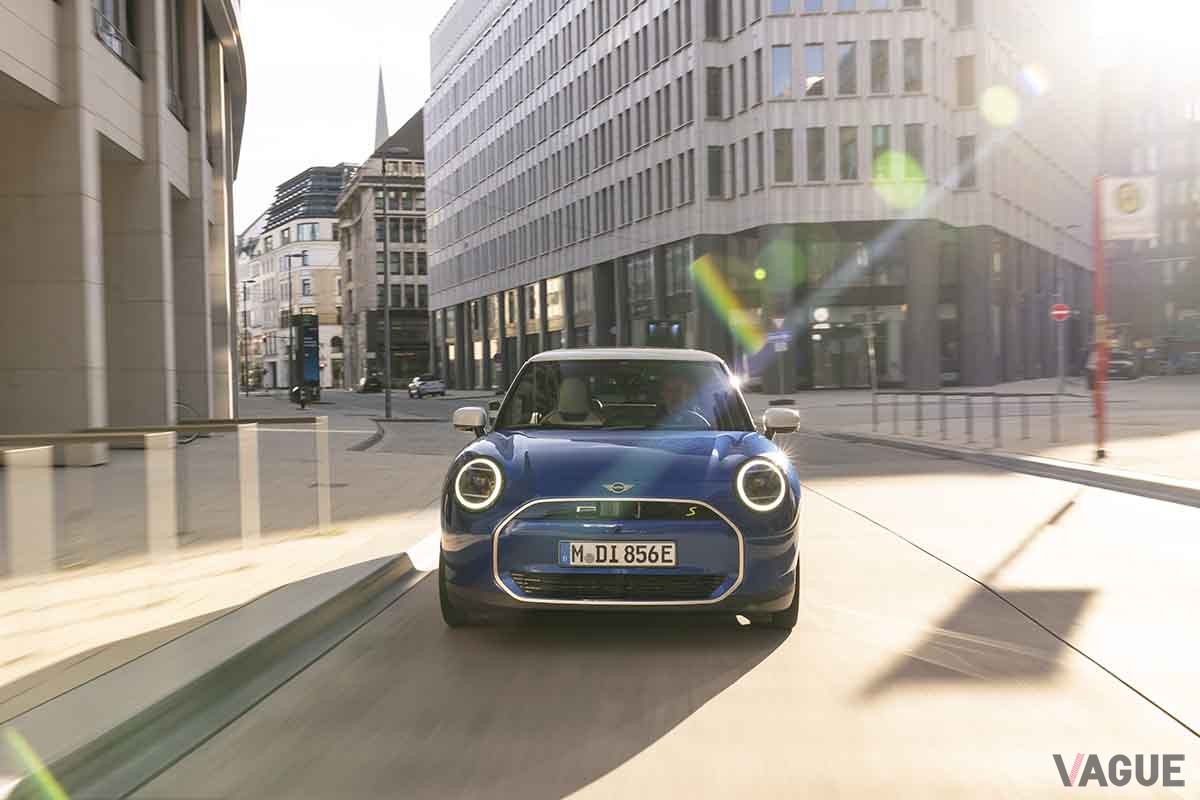 新型「ミニ・クーパーSE 3ドア」