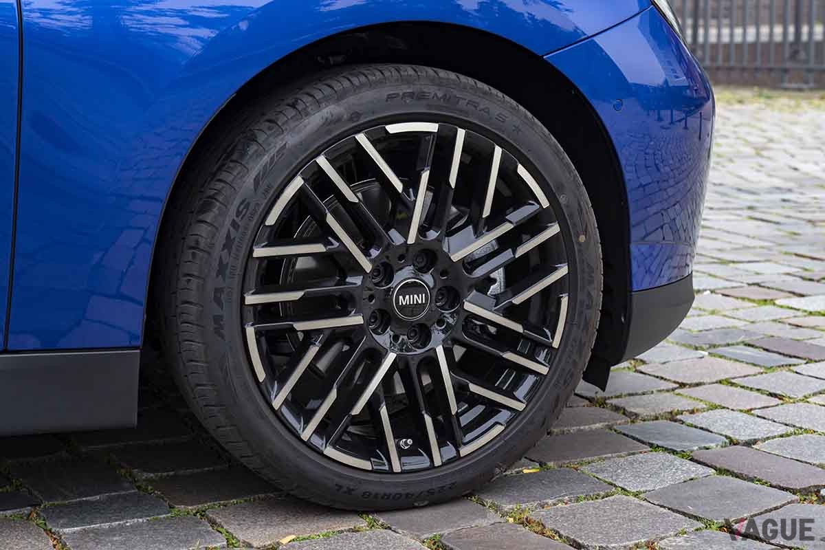 新型「ミニ・クーパーSE 3ドア」