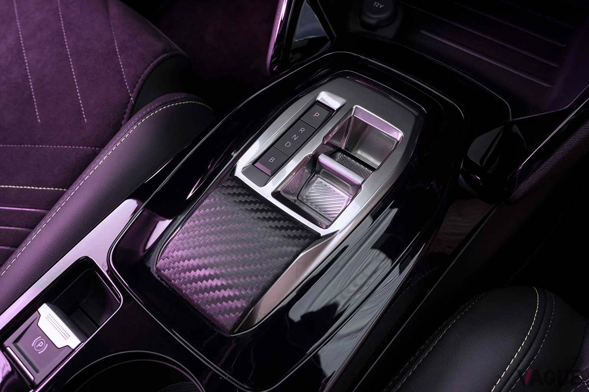 プジョー改良新型「2008」のインテリア