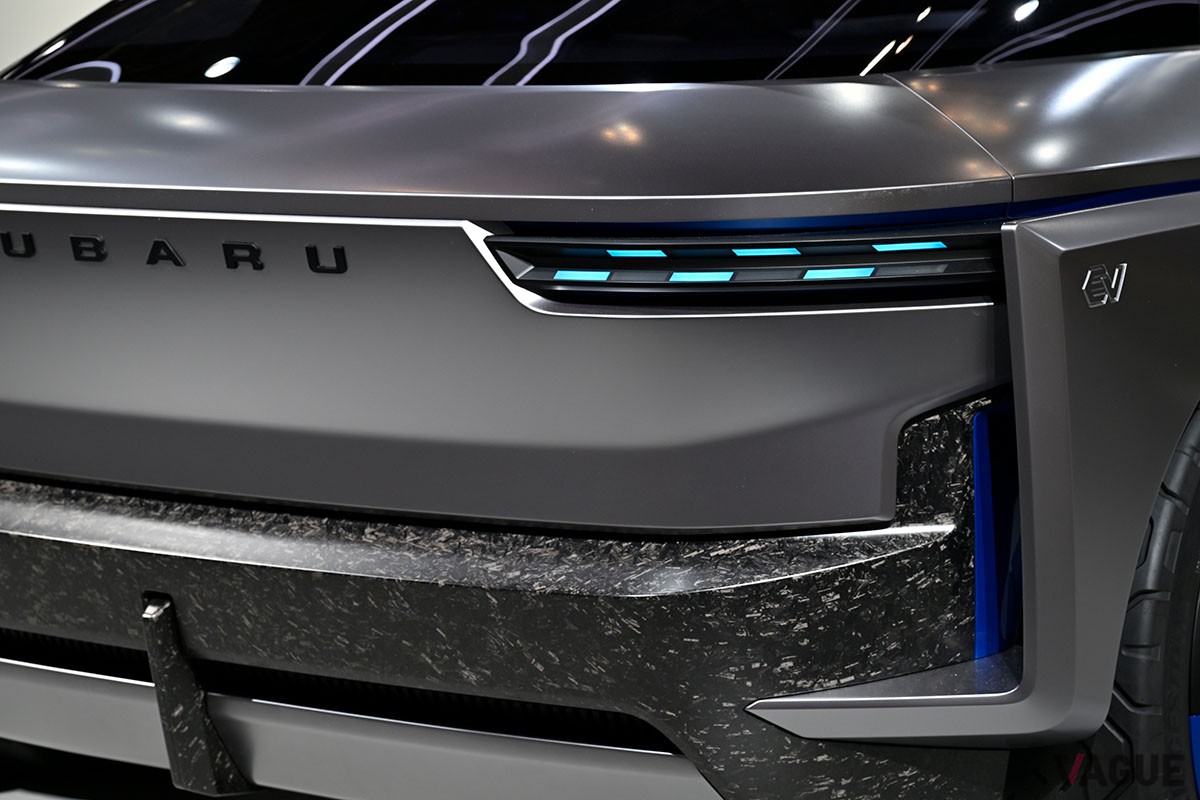 「ジャパンモビリティショー2023」で初公開された未来のスポーツクーペを想起させるスバルのコンセプトカー「スポーツモビリティコンセプト」