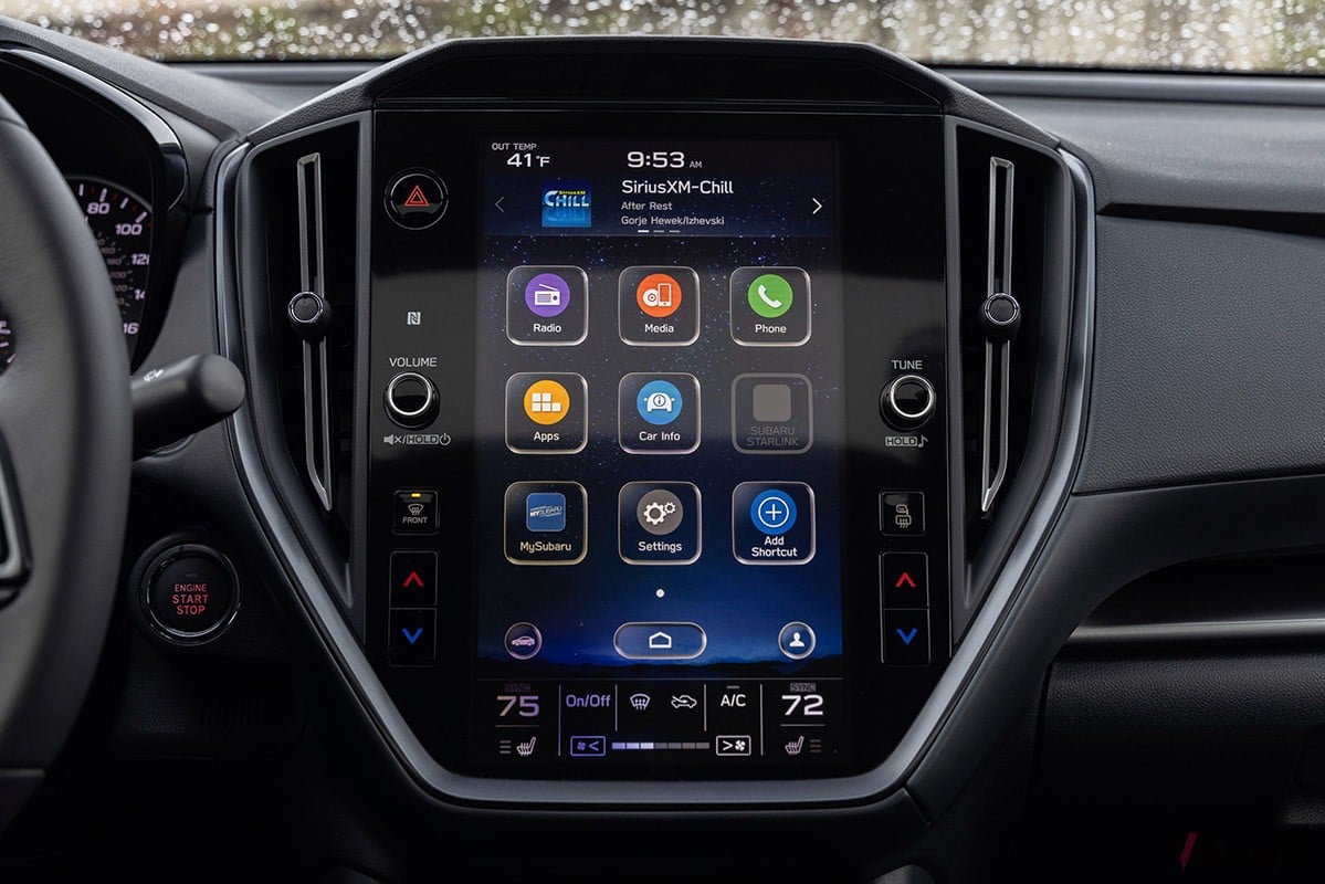 スバル「WRX」のMT仕様は、CVTでは得られないドライビングプレジャーを味わえる。日本での発売にも期待したい