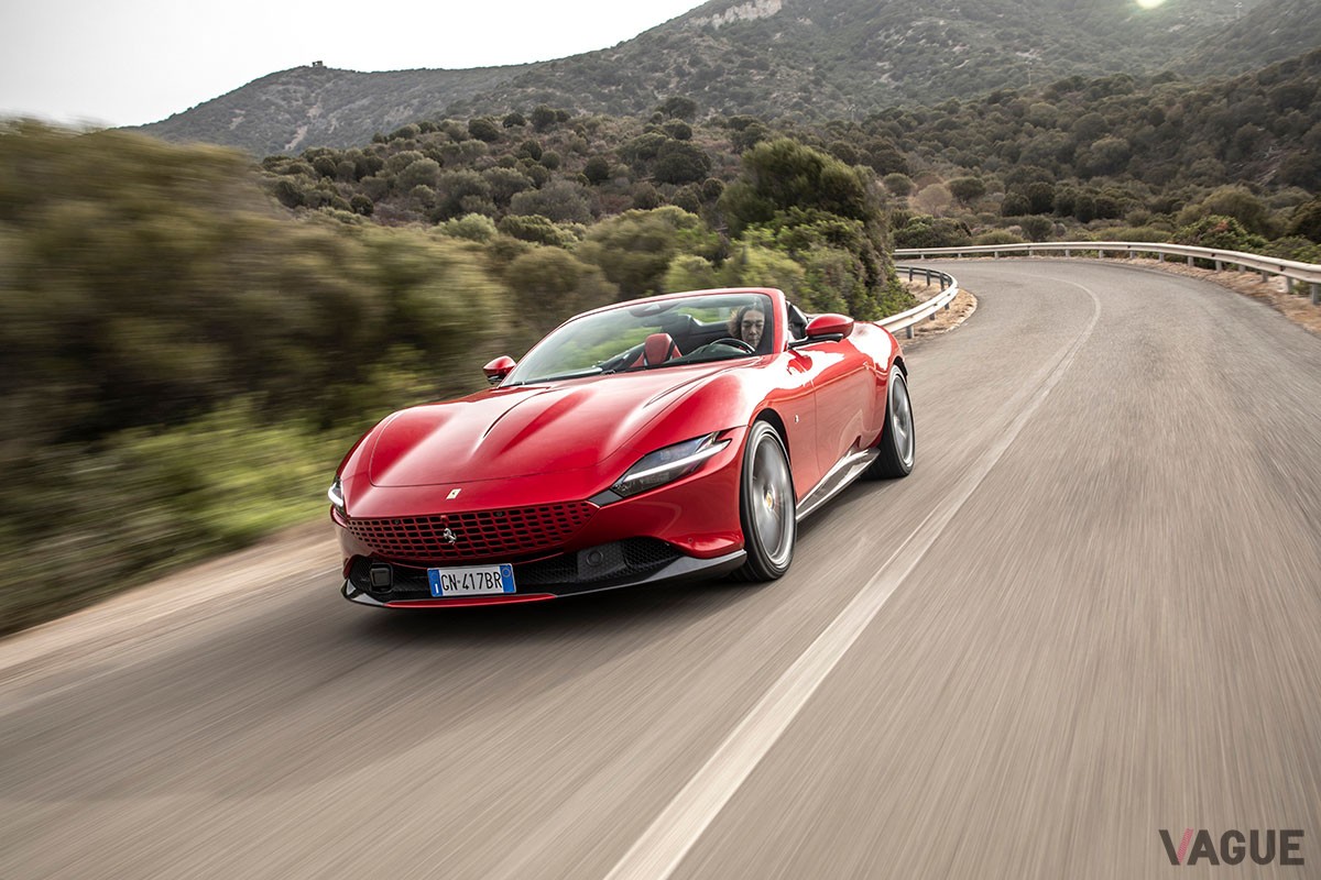 美しいルックスと上々の使い勝手、そして走らせれば快感でオープンカーの歓びも存分に堪能できるフェラーリ「ローマ スパイダー」