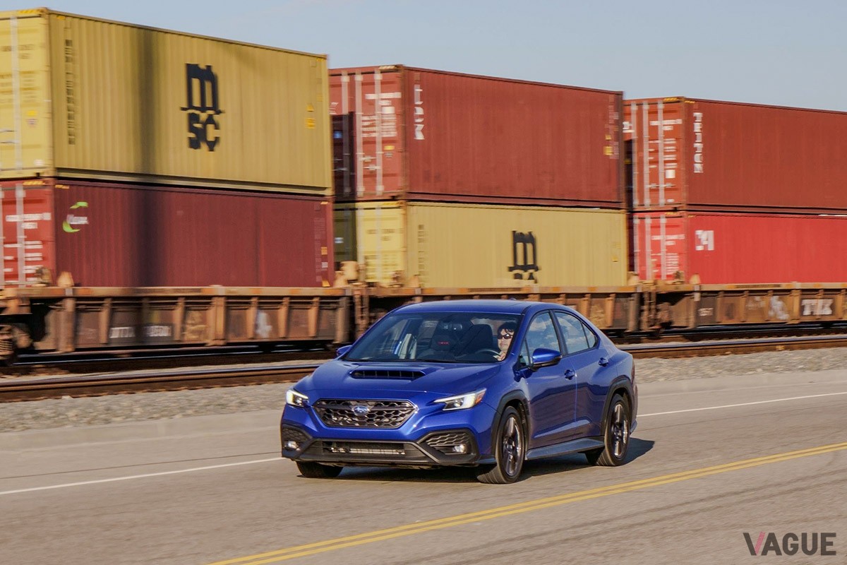スバル「WRX」のMT仕様は、CVTでは得られないドライビングプレジャーを味わえる。日本での発売にも期待したい