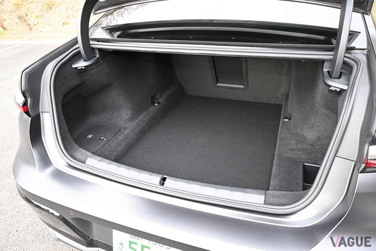 BMW新型「7シリーズ」の荷室