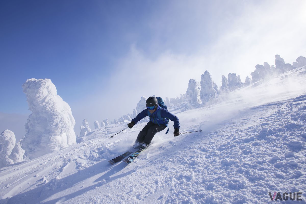 「八甲田」で、パウダースノーを満喫。スイートルームに滞在できるプランで、『ラグジュアリースキー』体験を